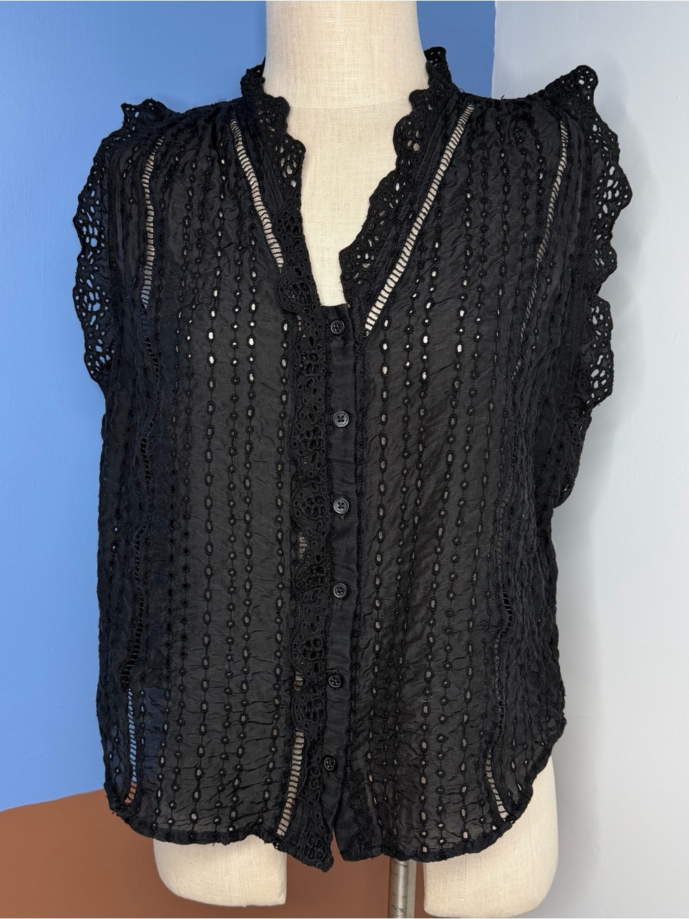 WHBM White House Black Market Eyelet Lace Top Size Large